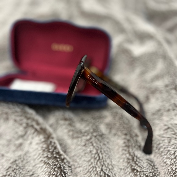 GUCCI CAT EYE SUNGLASSES - Picture 3 of 5